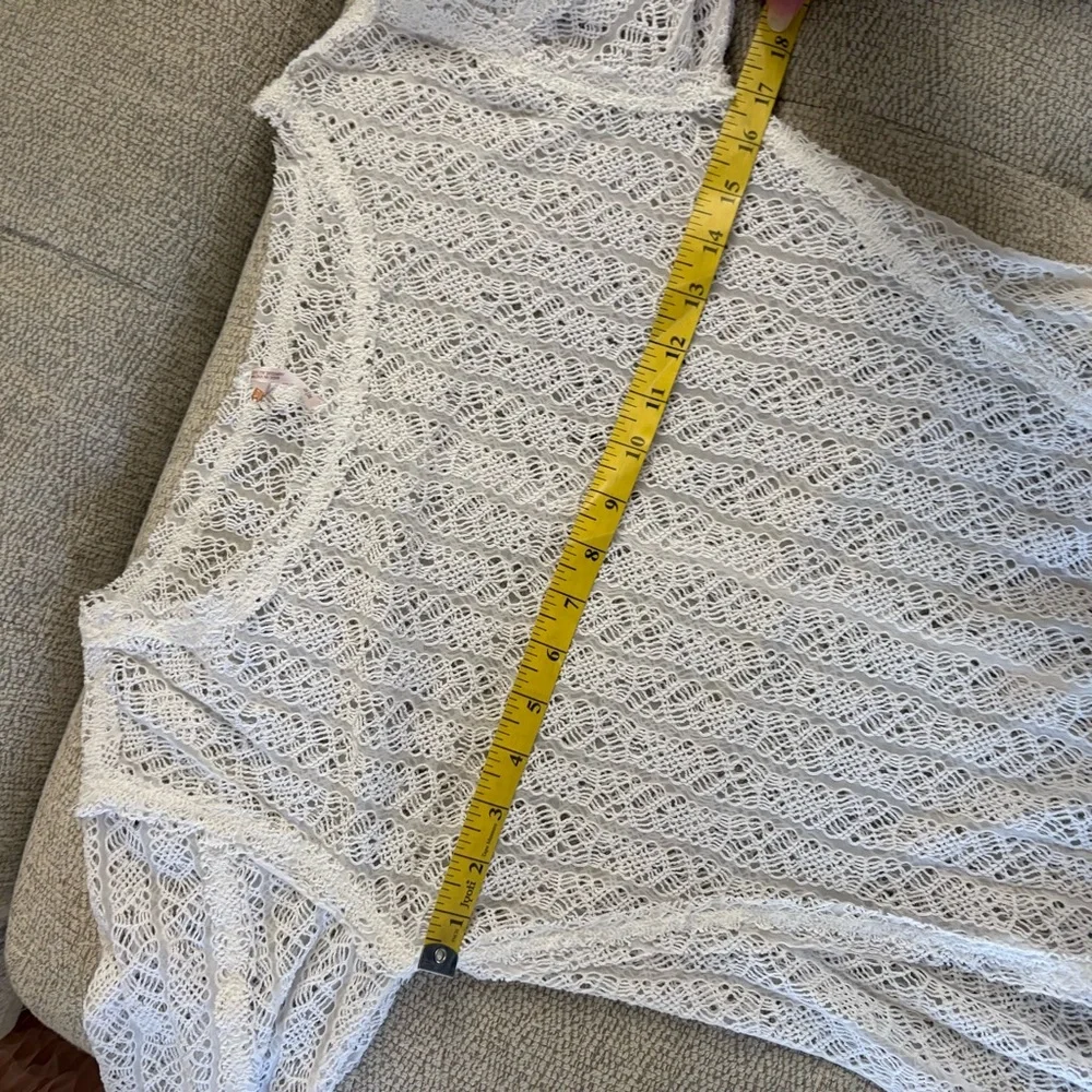 FREE PEOPLE White Lace On The Road Twisted‎ Tee Size Medium